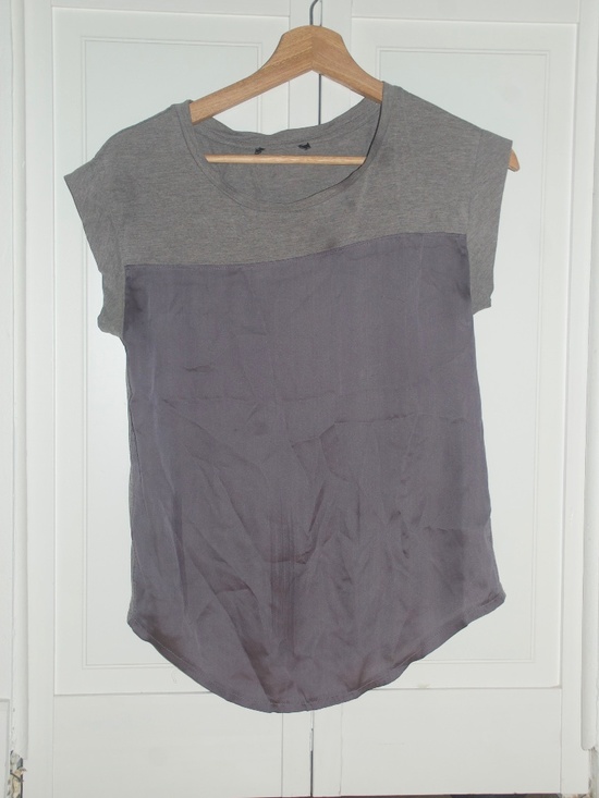 Tops - GREY T SHIRT , S